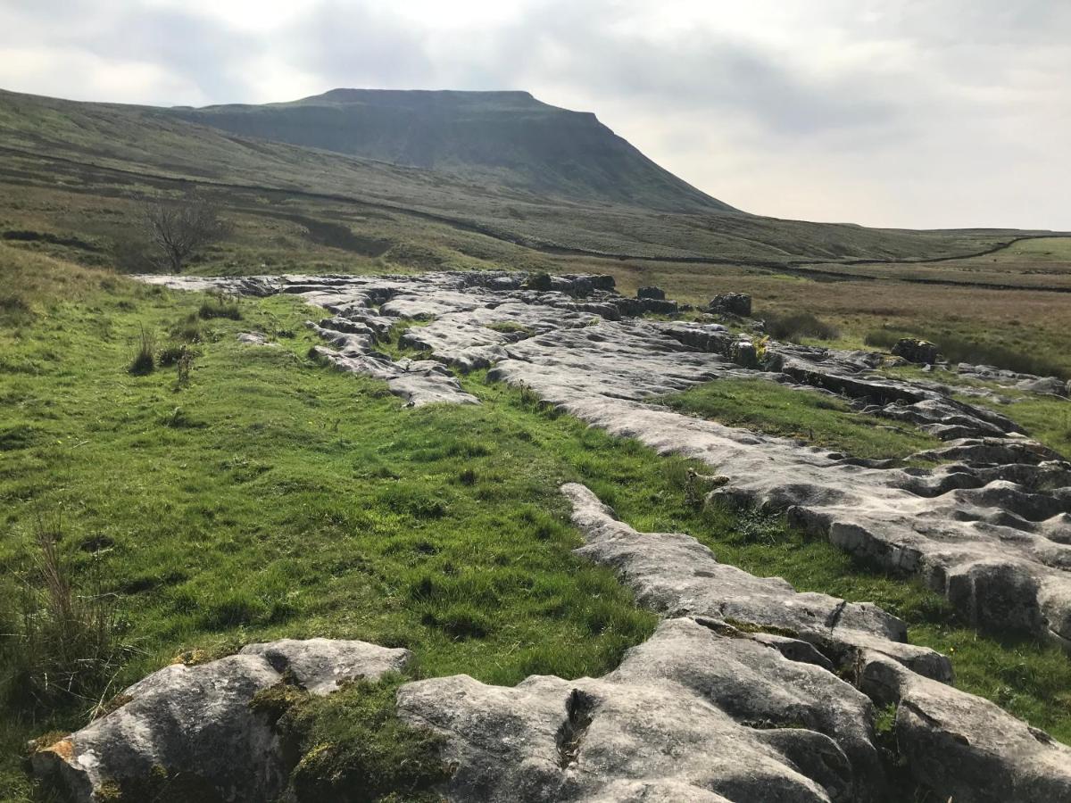 Old School House - Yorkshire Three Peaks Challenge Weathercote 外观 照片