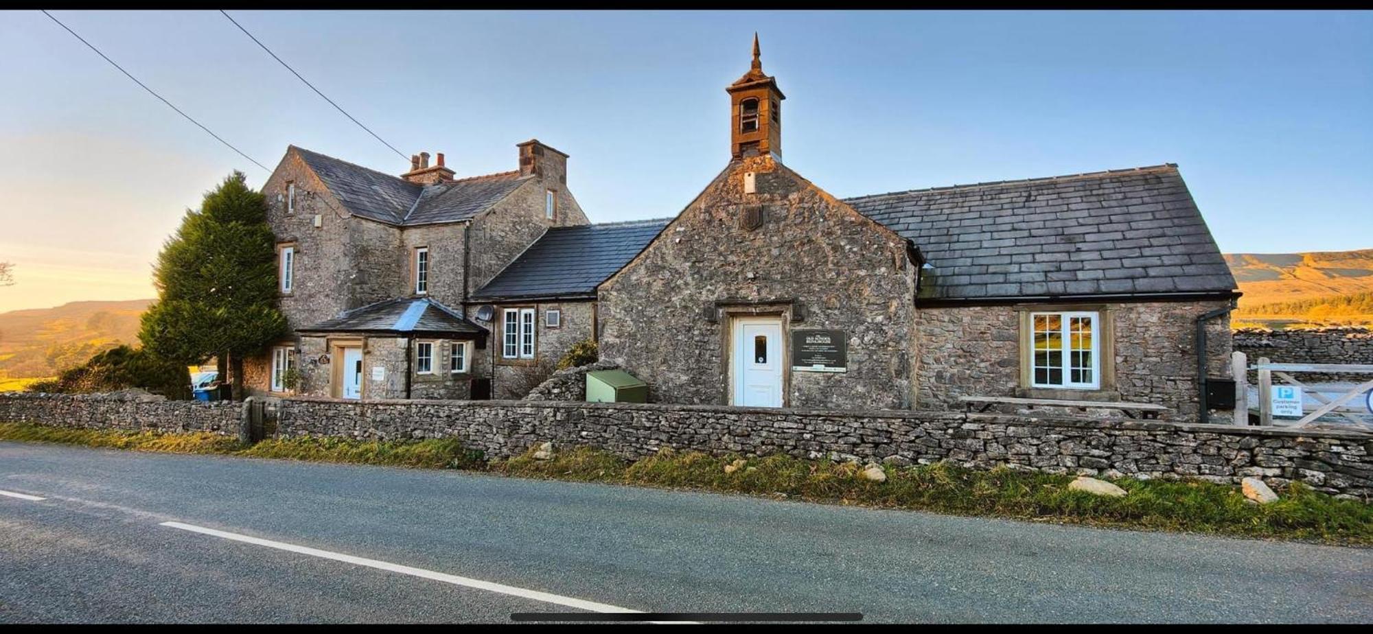 Old School House - Yorkshire Three Peaks Challenge Weathercote 外观 照片